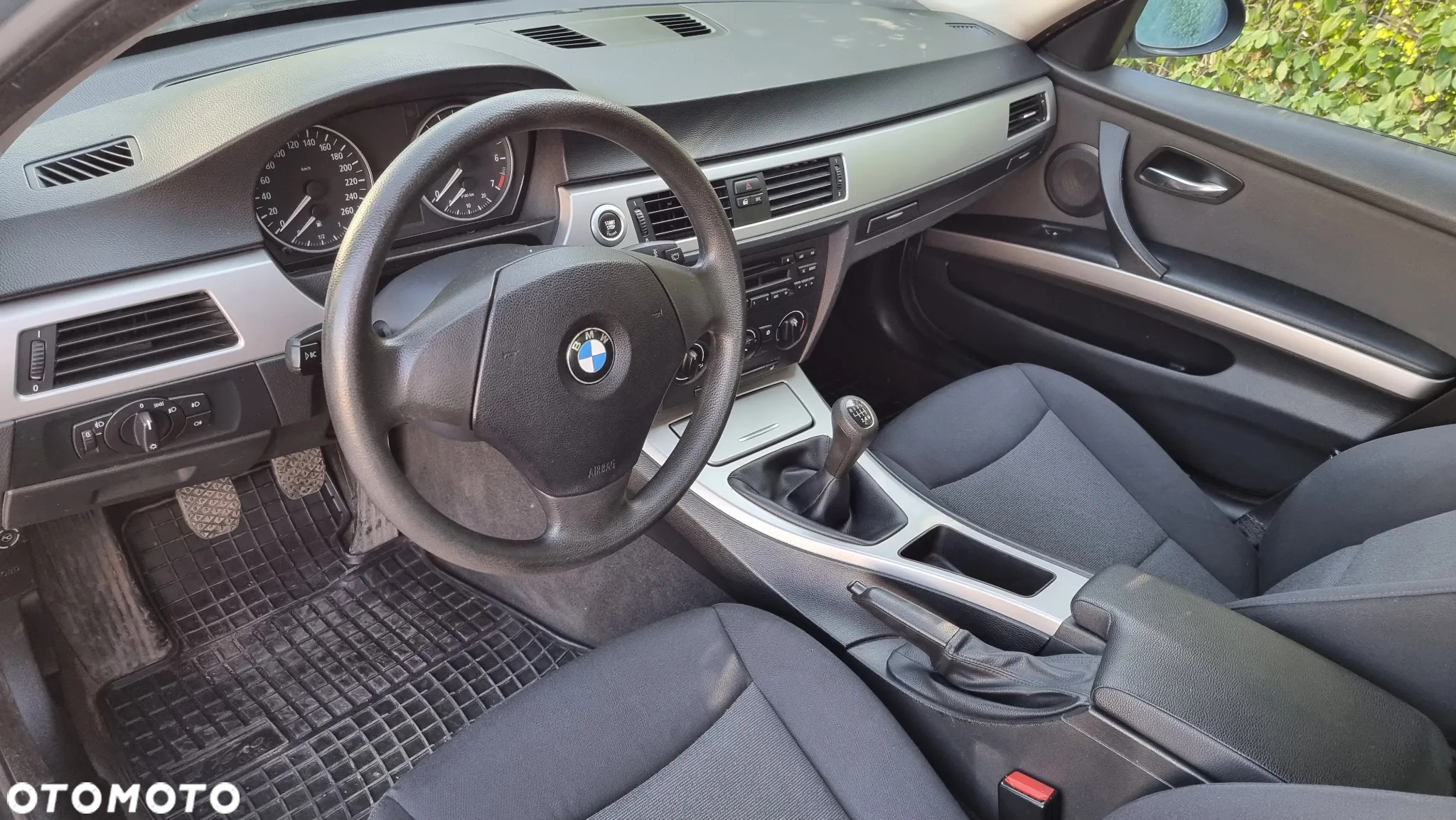 BMW Seria 3 318i - 11