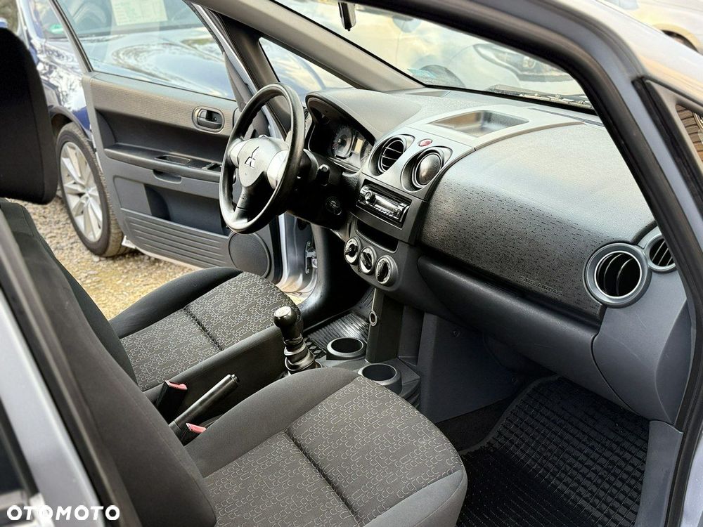Mitsubishi Colt - 14