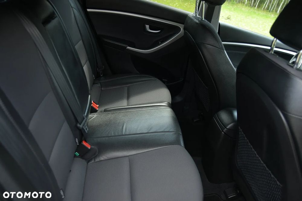 Hyundai i30 1.6 GDI Premium - 19