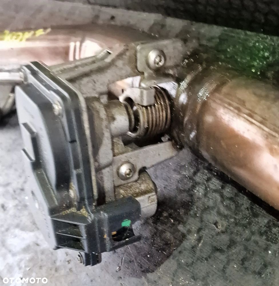 PRZEPUSTNICA WYDECHU SPALIN 5Q0253691H VW PASSAT B8 2.0 TDI - 4