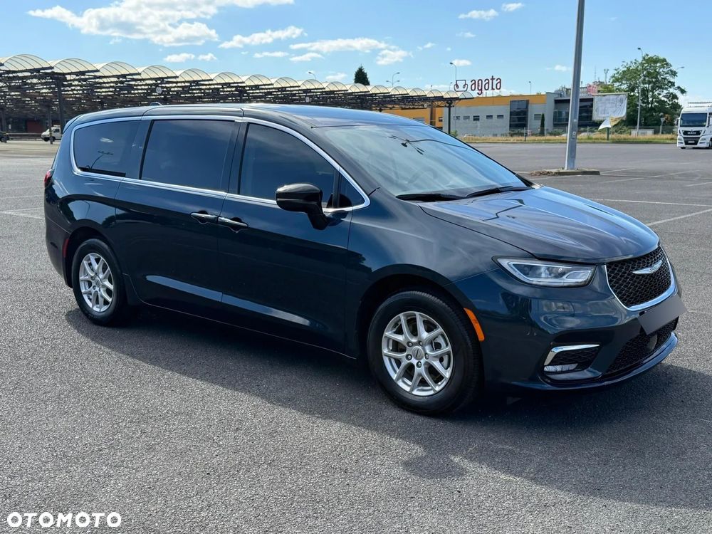Chrysler Pacifica - 2