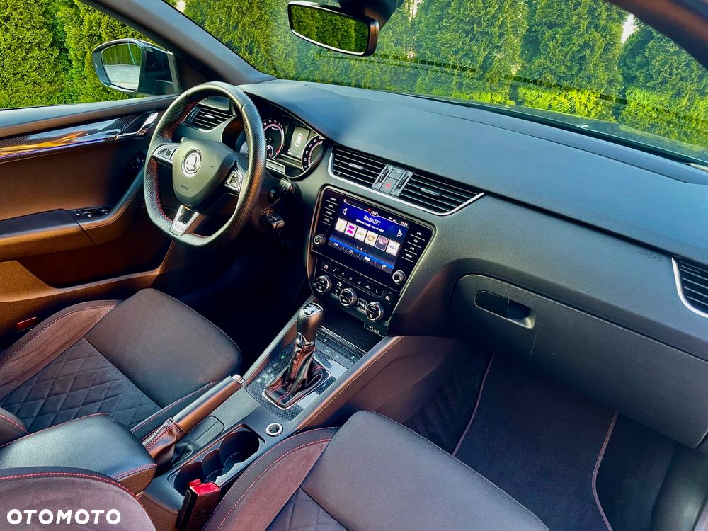 Skoda Octavia 2.0 TDI DSG RS - 16