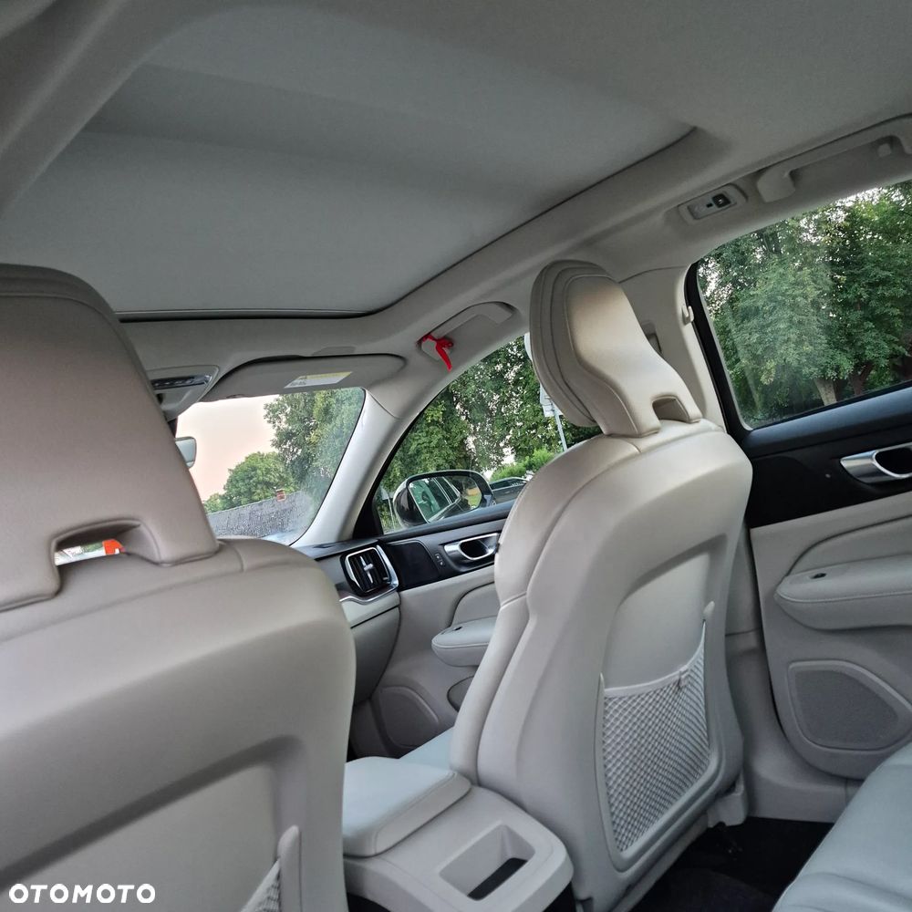Volvo S60 T5 Momentum Pro - 17