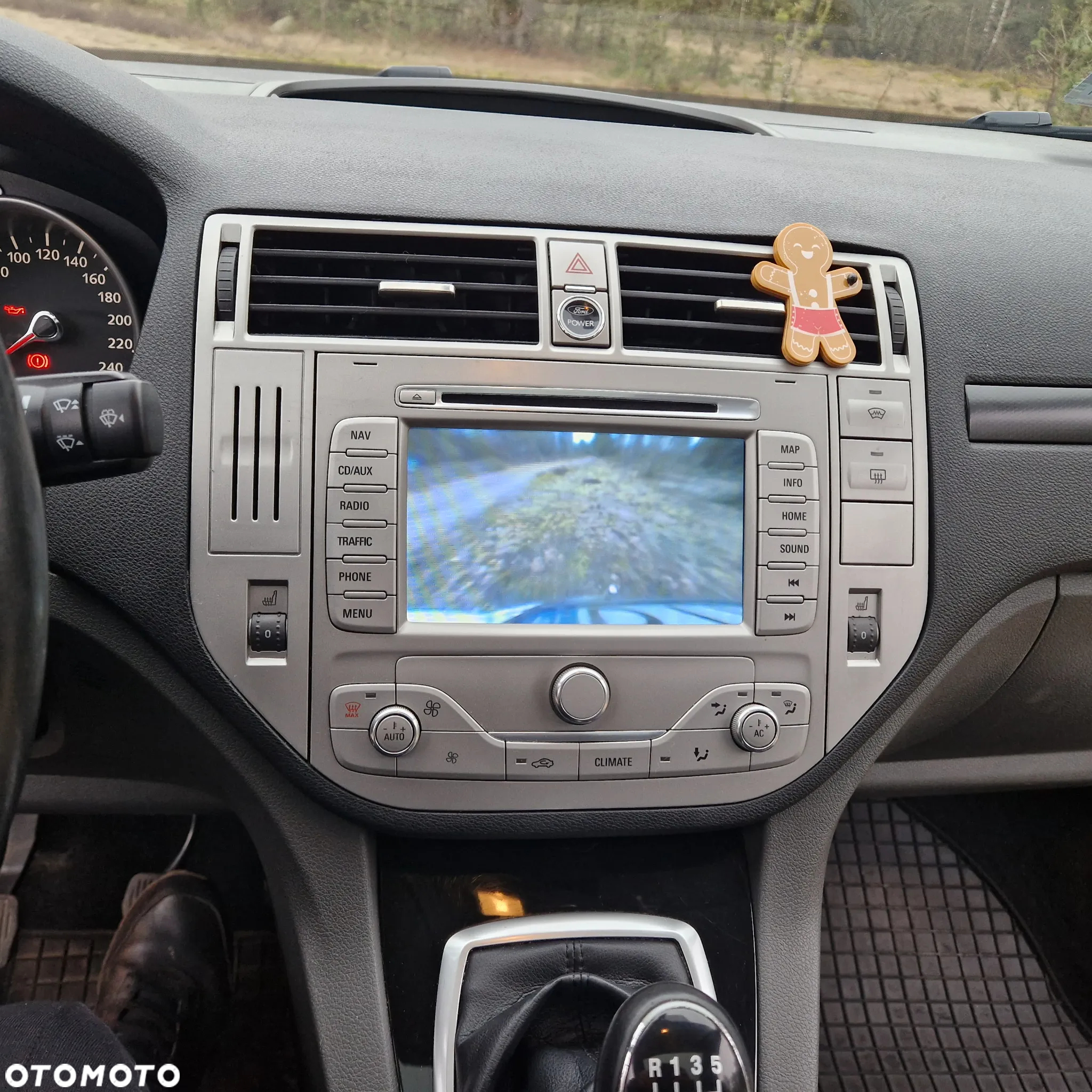 Ford Kuga - 10