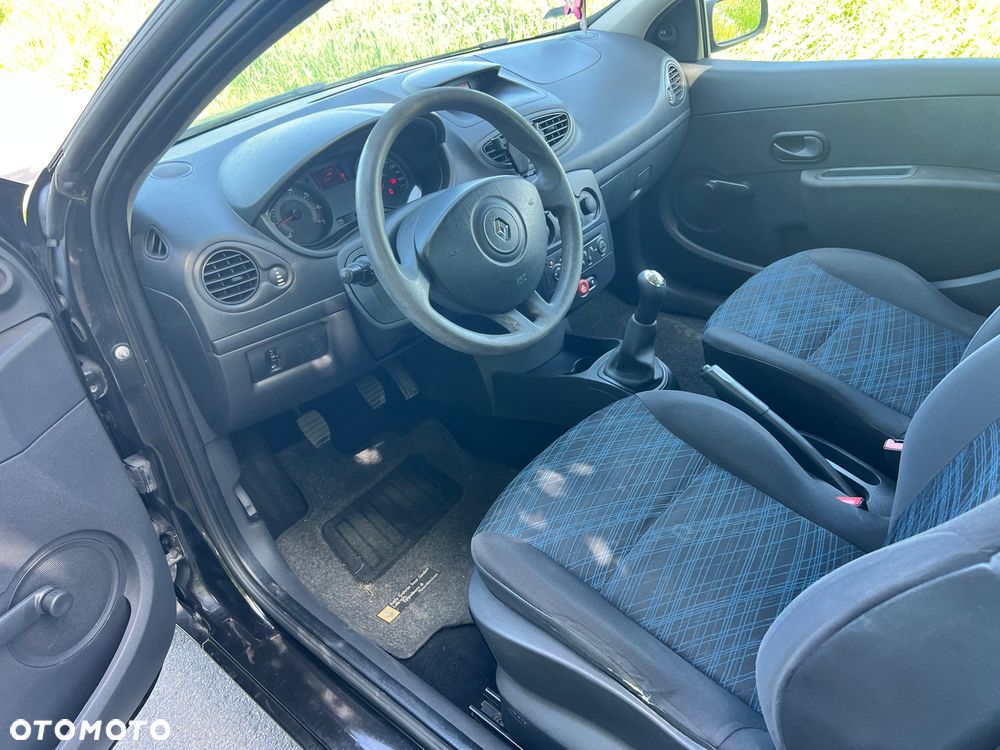 Renault Clio - 8