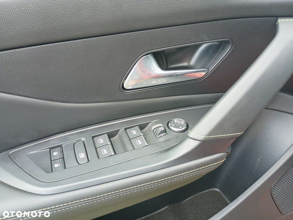 Peugeot 408 - 20