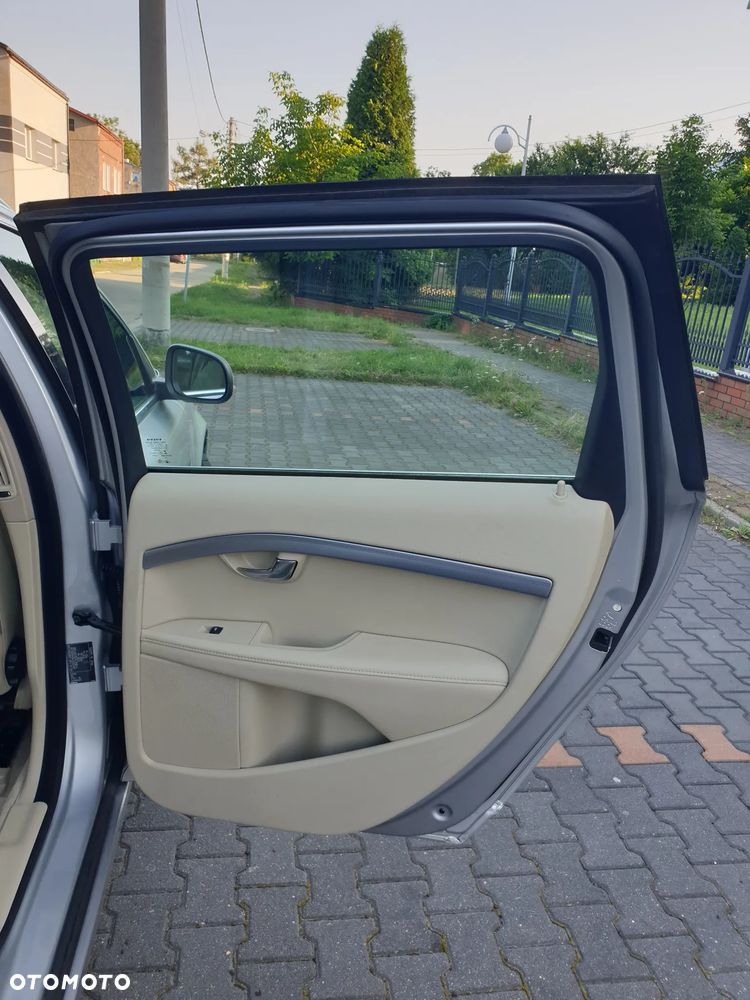 Volvo V70 D4 Geartronic Summum - 34