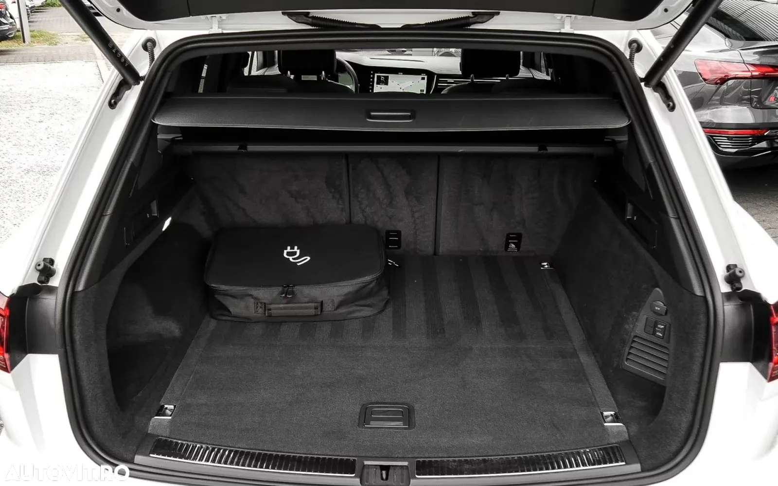 Volkswagen Touareg 3.0 V6 e-Hybrid 4Motion Aut. Elegance - 16