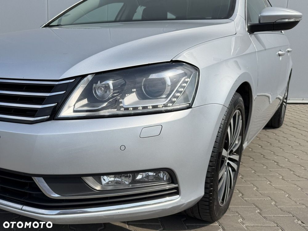 Volkswagen Passat - 12