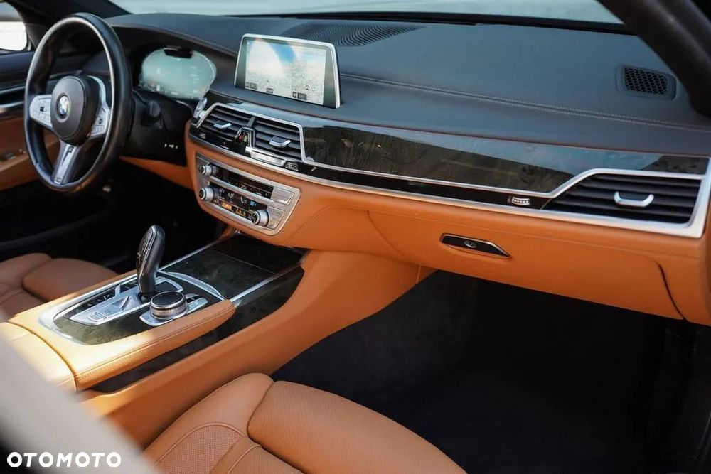 BMW Seria 7 740i - 20
