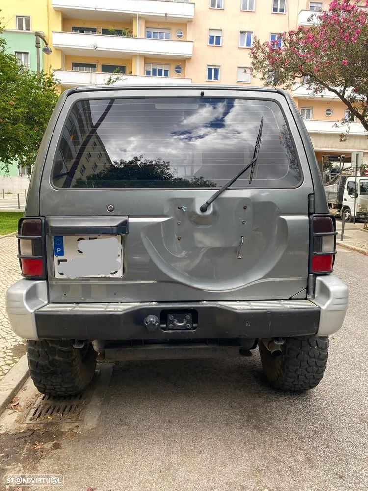 Mitsubishi Pajero - 4