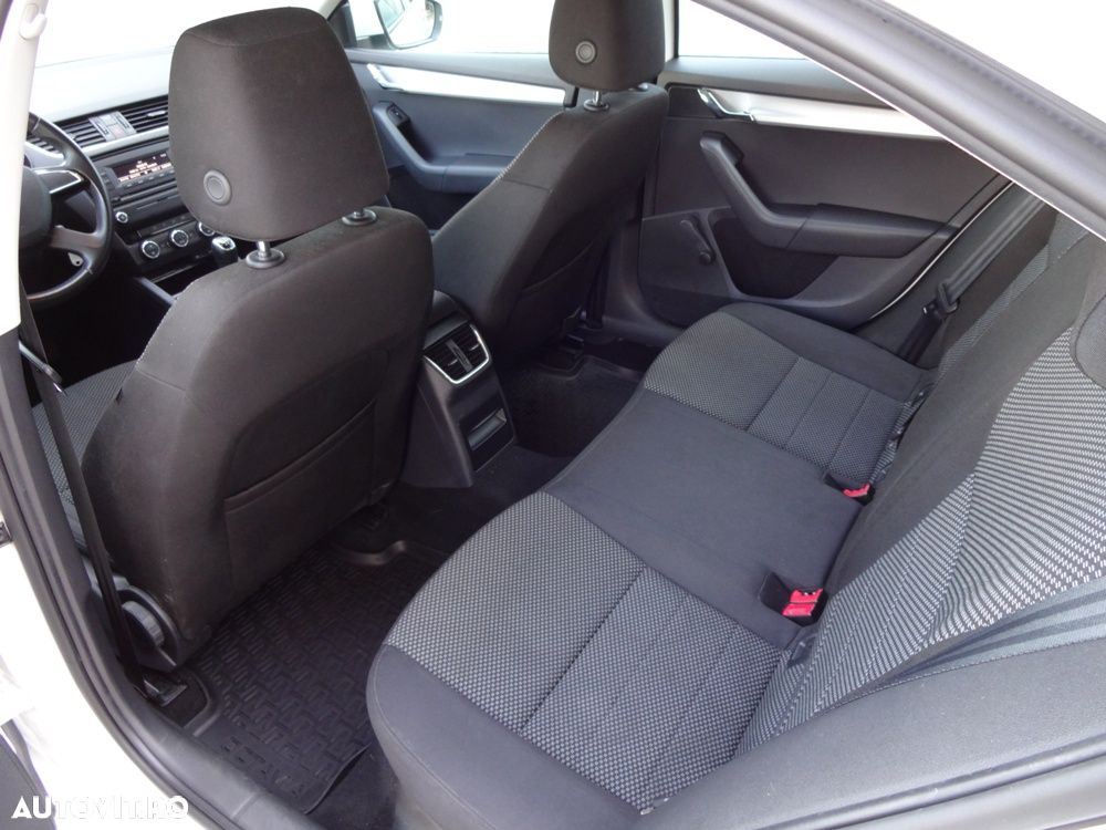 Skoda Octavia 1.2 TSI ACTIVE - 6