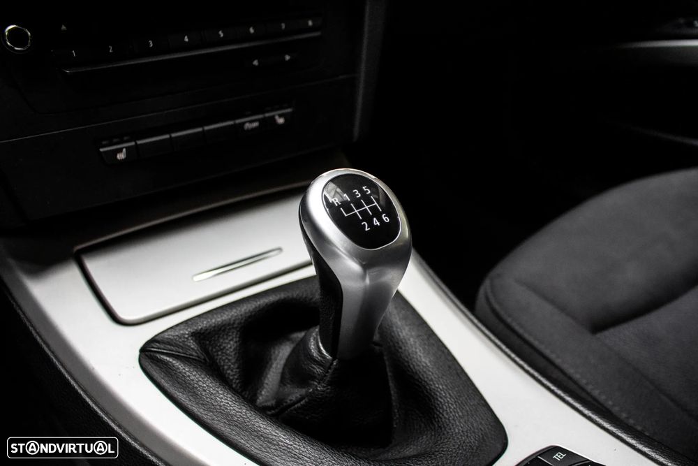 BMW 318 d DPF Touring - 14
