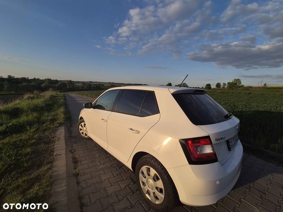 Skoda Fabia 2017 photo 3