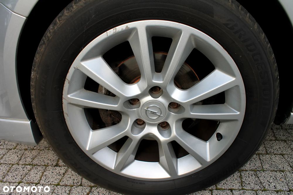 Opel Astra GTC 1.8 Innovation - 14