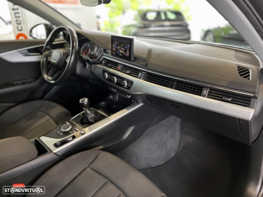 Audi A4 Avant 2.0 TDI Advance - 25