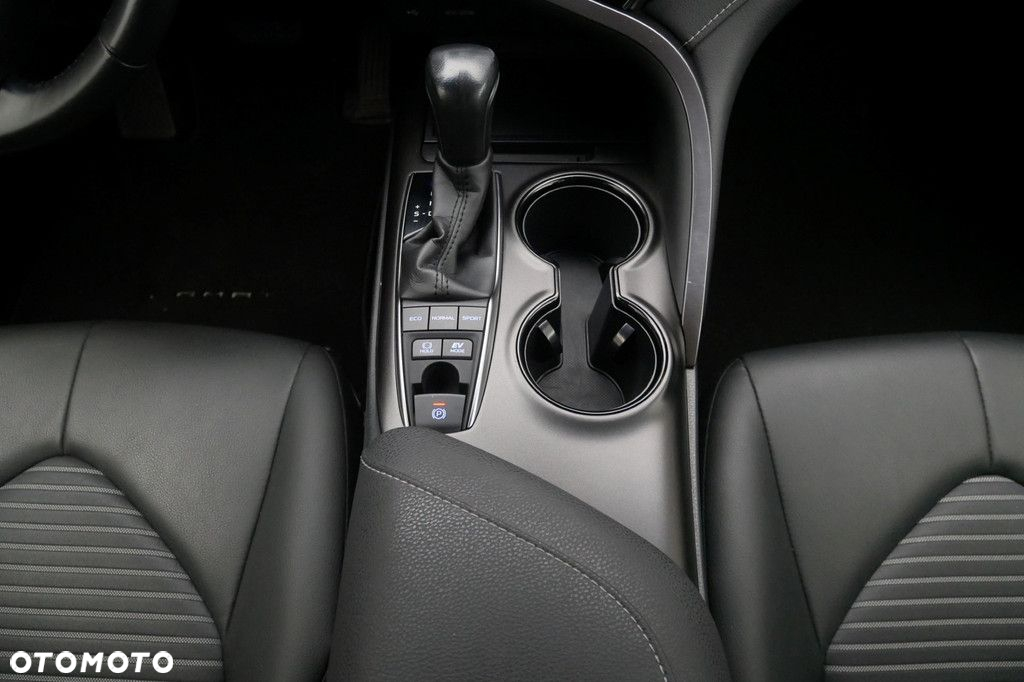 Toyota Camry - 11