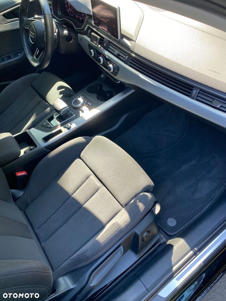 Audi A4 Avant 35 TFSI S tronic - 24