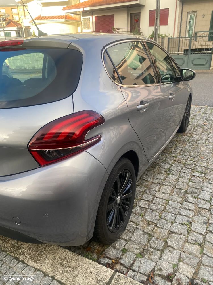 Peugeot 208 PureTech 82 Start & Stop Allure - 6