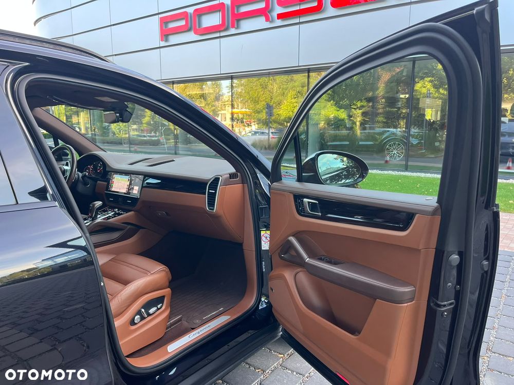 Porsche Cayenne Platinum Edition - 13