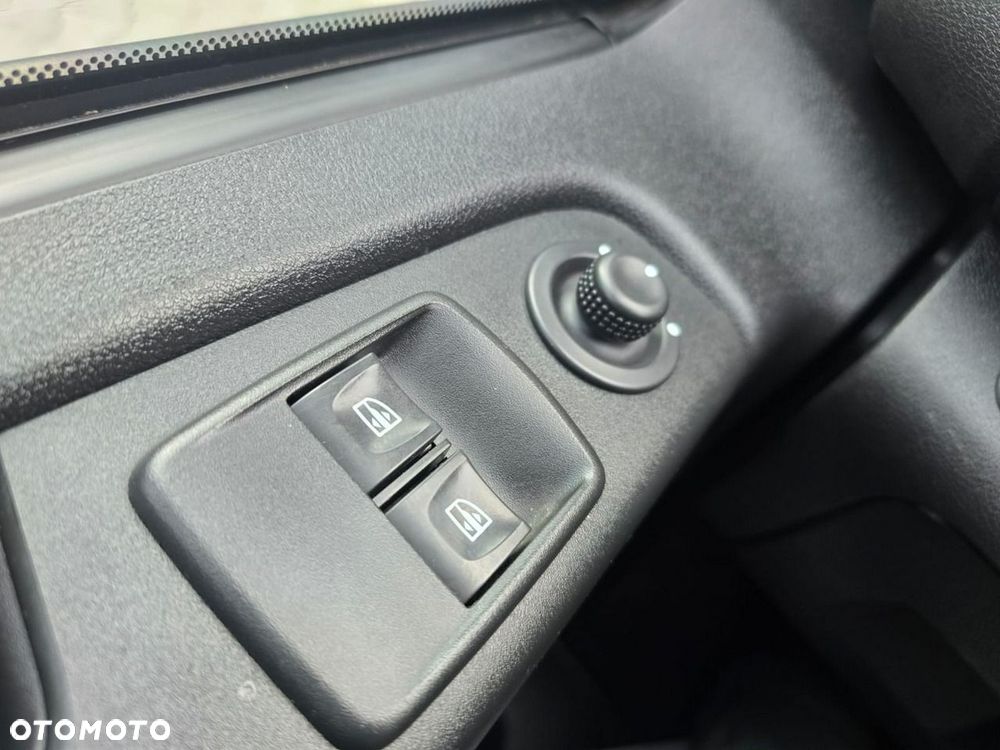 Renault Trafic - 23
