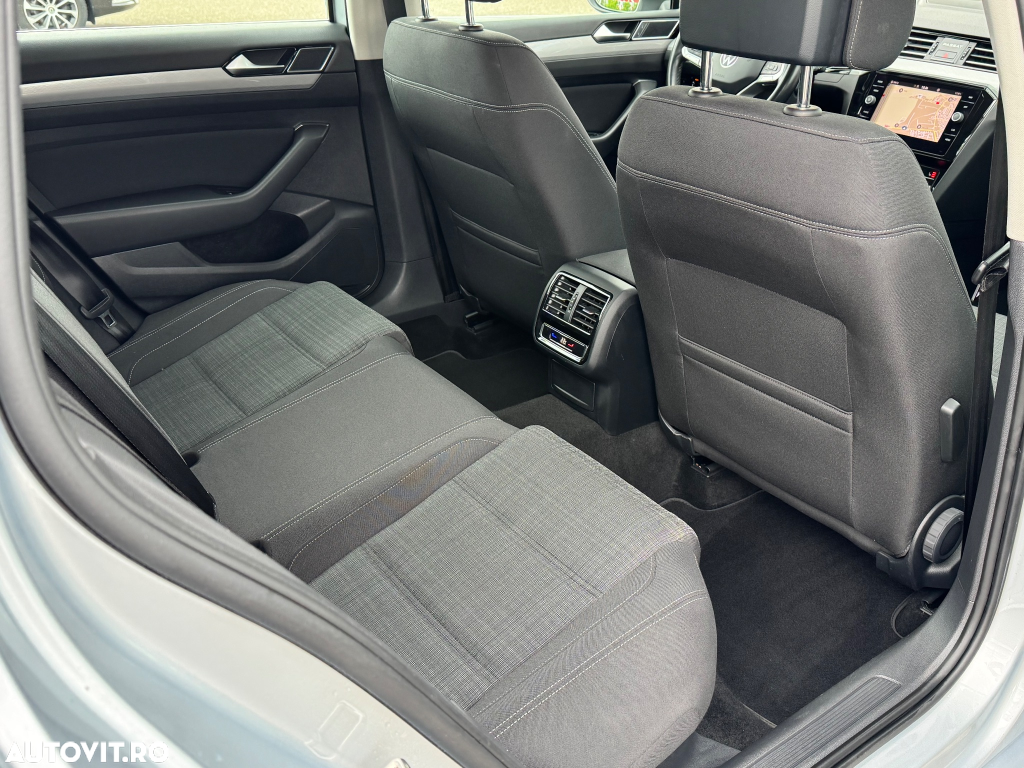 Volkswagen Passat Variant 2.0 TDI DSG Business - 34