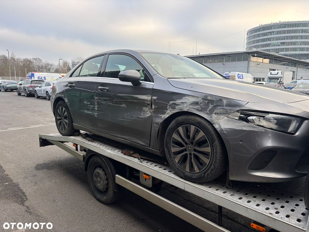 Mercedes-Benz Klasa A 180 Progressive 7G-DCT - 9