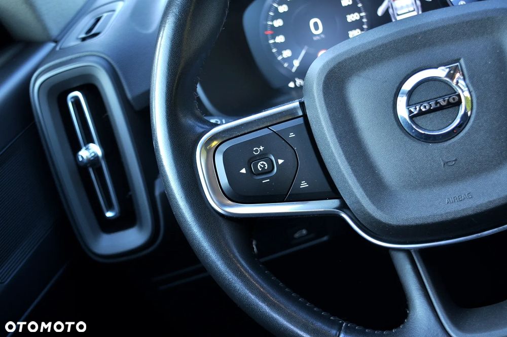 Volvo XC 40 T2 Core - 27