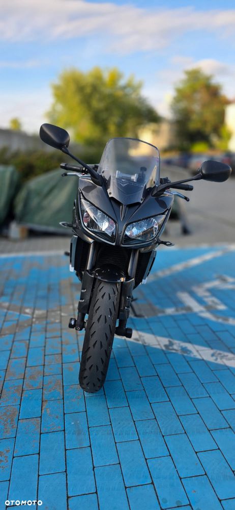 Yamaha FZ - 12