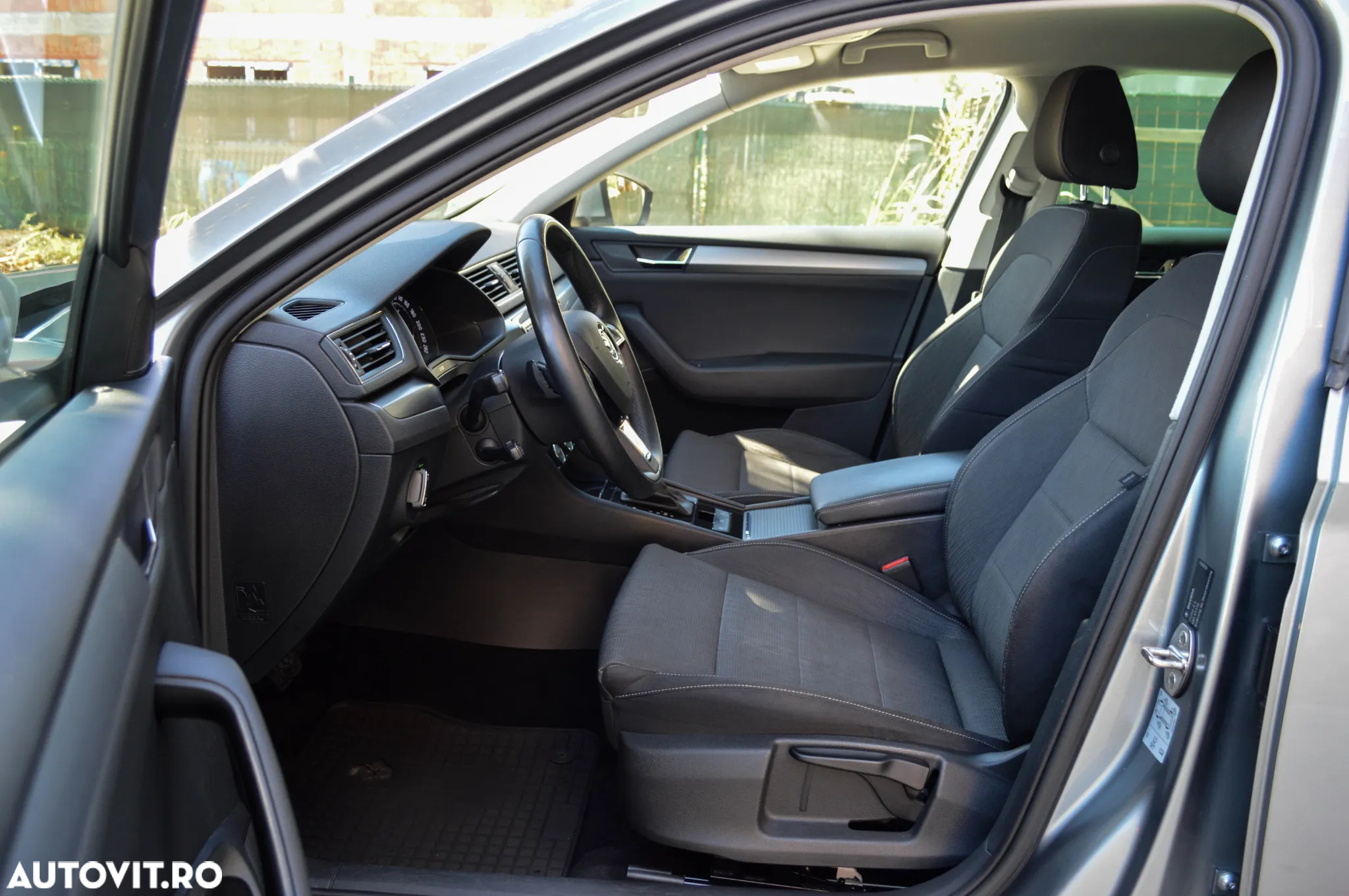Skoda Superb 2.0 TDI DSG Ambition - 20