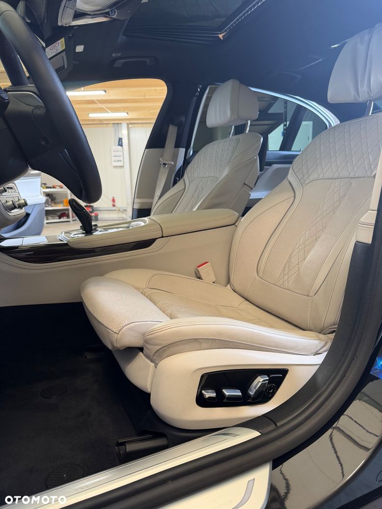 BMW Seria 7 740Le iPerformance - 39