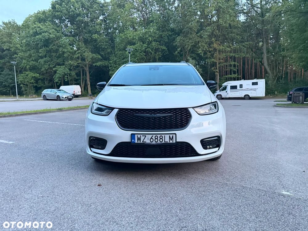 Chrysler Pacifica - 2