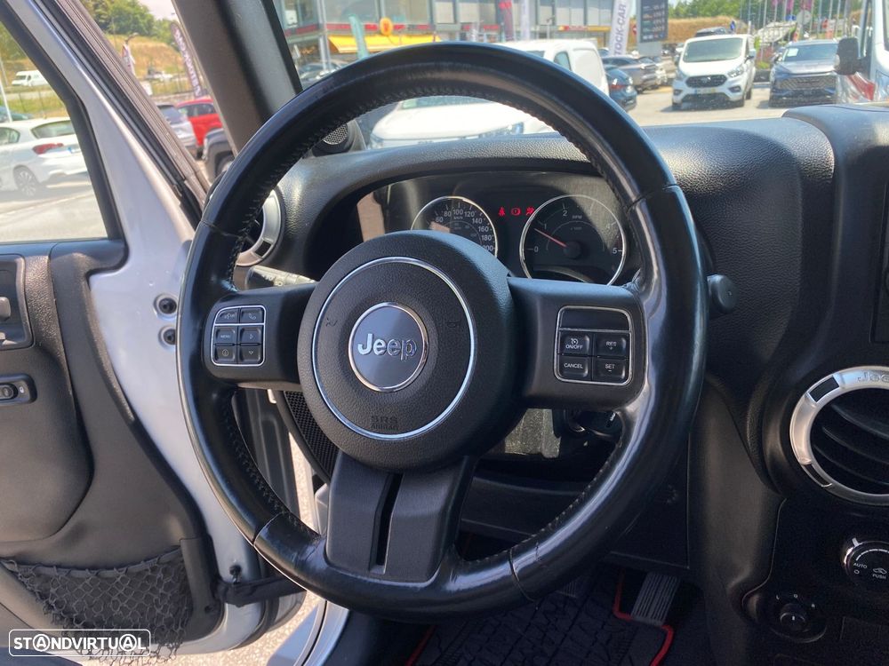 Jeep Wrangler - 8