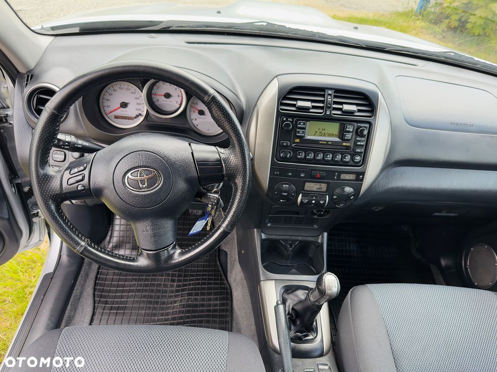 Toyota RAV4 - 23