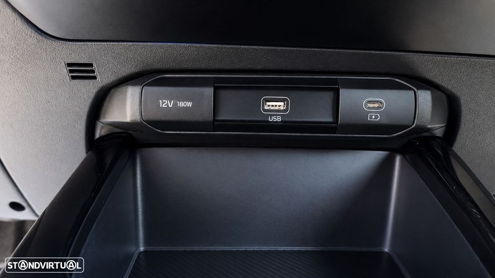 Kia Niro EV 64kWh Drive - 33