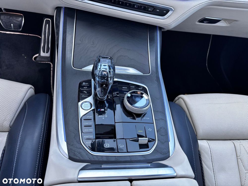 BMW X7 M50d sport - 32