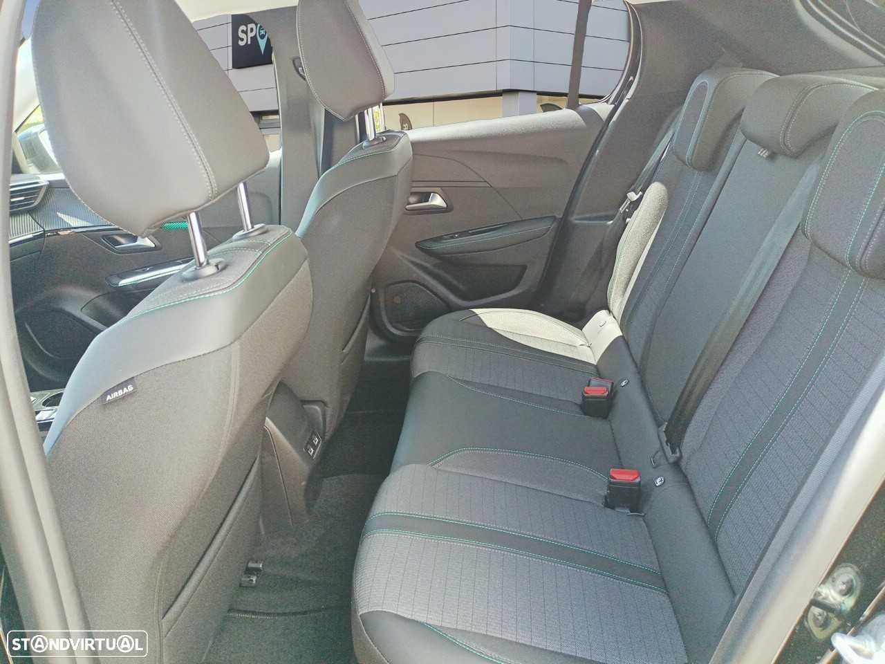Peugeot e-208 - 10