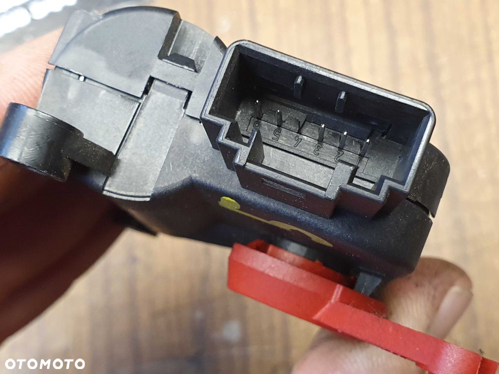 Silniczek 8E1820511 8E1820511A Nagrzewnicy Mechanizm Nawiewu Klapki EUROPA AUDI A4 B6 B7 - 5