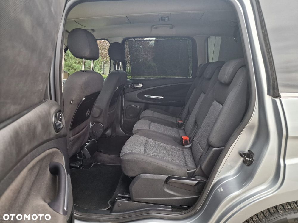 Ford Galaxy 2.0 TDCi DPF Ghia - 23