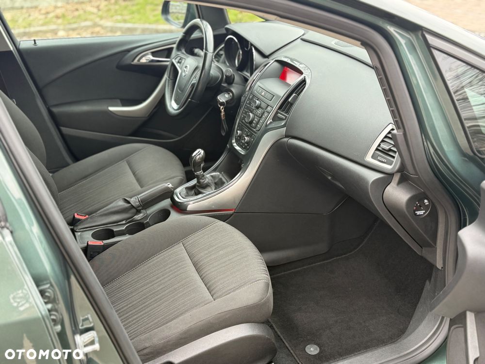 Opel Astra 1.6 Turbo Innovation - 10