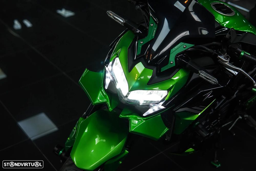 Kawasaki ZR 900 Akrapovic Full Titanium - 19