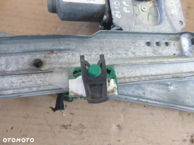 PODNOŚNIK SZYBY PRAWY PRZÓD PRAWY PRZEDNI RENAULT CLIO III 3D - 3