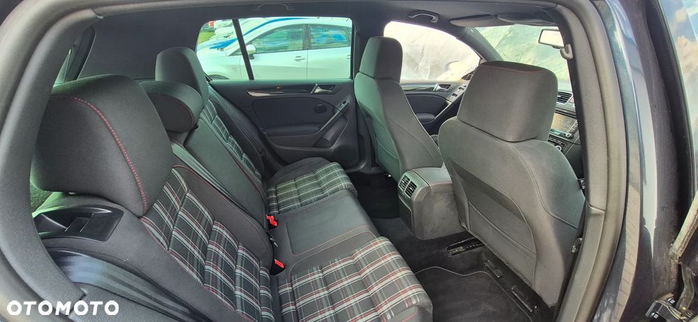 Volkswagen Golf 2.0 TSI GTI DSG - 11