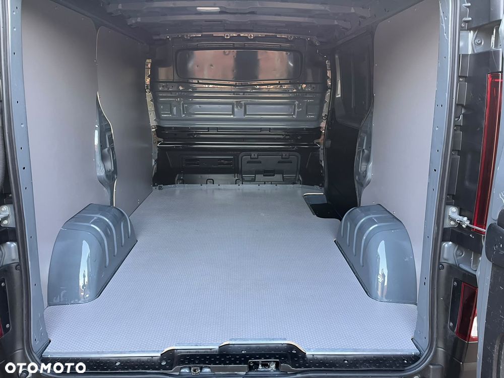 Renault Trafic - 16