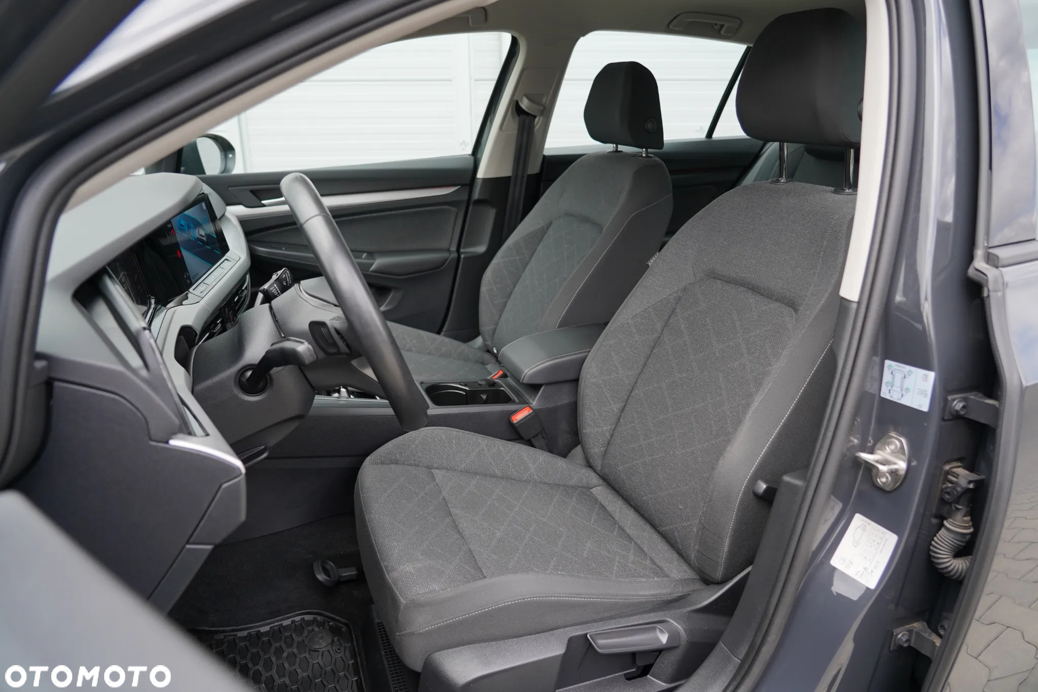 Volkswagen Golf - 10