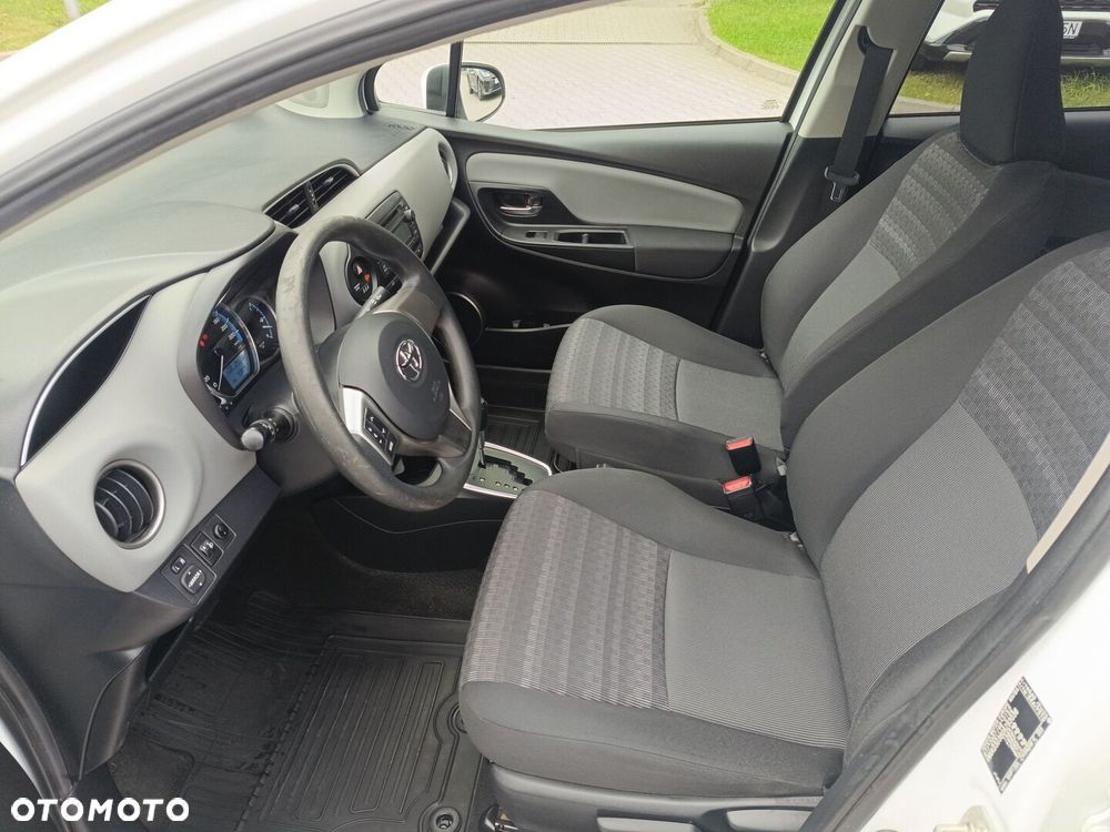 Toyota Yaris - 11