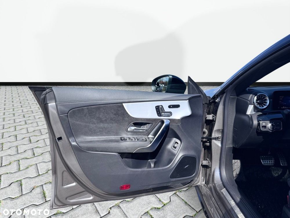 Mercedes-Benz CLA 220 d AMG Line 8G-DCT - 10