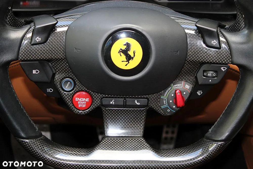 Ferrari GTC4Lusso - 22