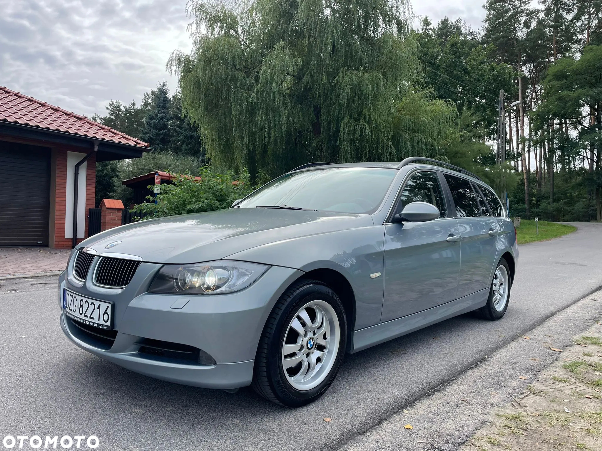 BMW Seria 3 325i Touring - 11