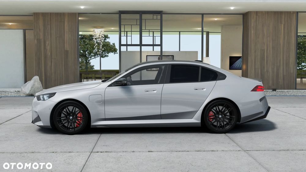 BMW M5 xDrive - 3